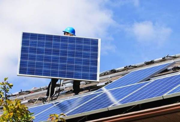 différence panneau solaire et photovoltaique